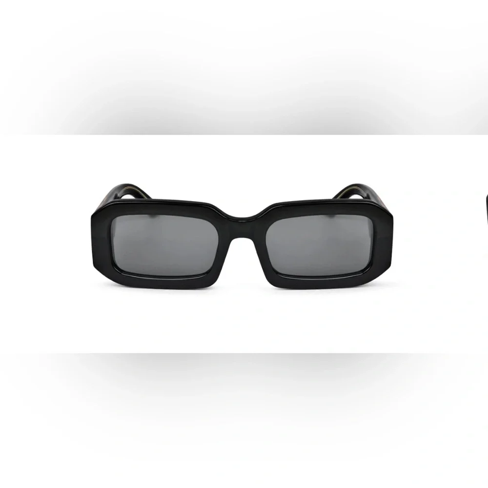 Black Oversized Rectangular Sunglasses